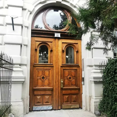 Flat On Andrássy Avenue *